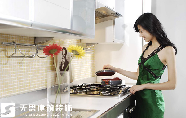 <a href=http://www.jstongyue.com/anli/ target=_blank class=infotextkey>合肥工裝</a>公司